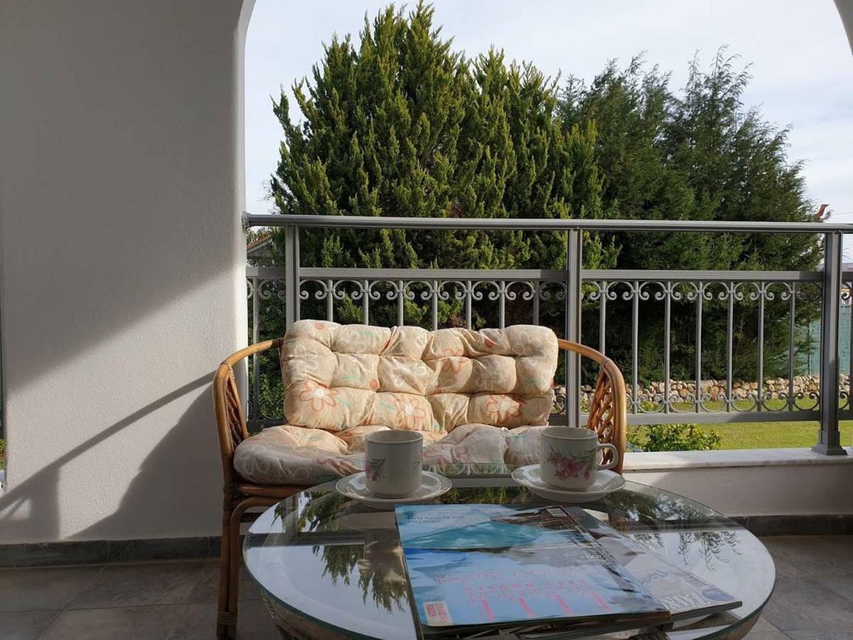 Sea Breeze Villa CCharaki Exterior foto